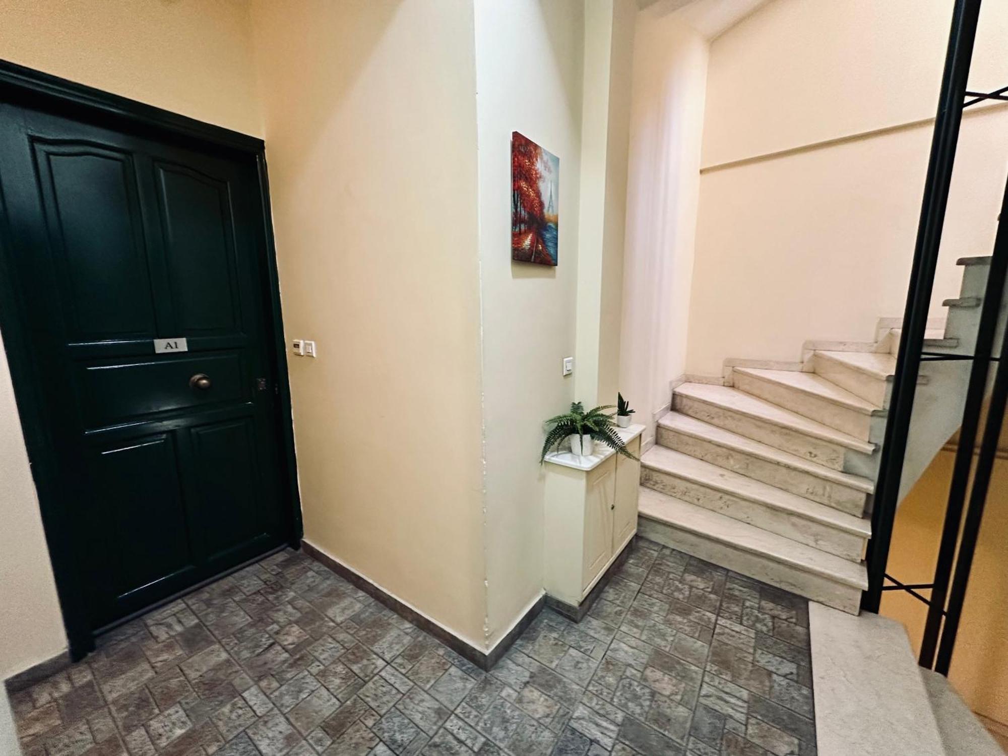 Cozy Apartments Mc Queen Athena Bagian luar foto