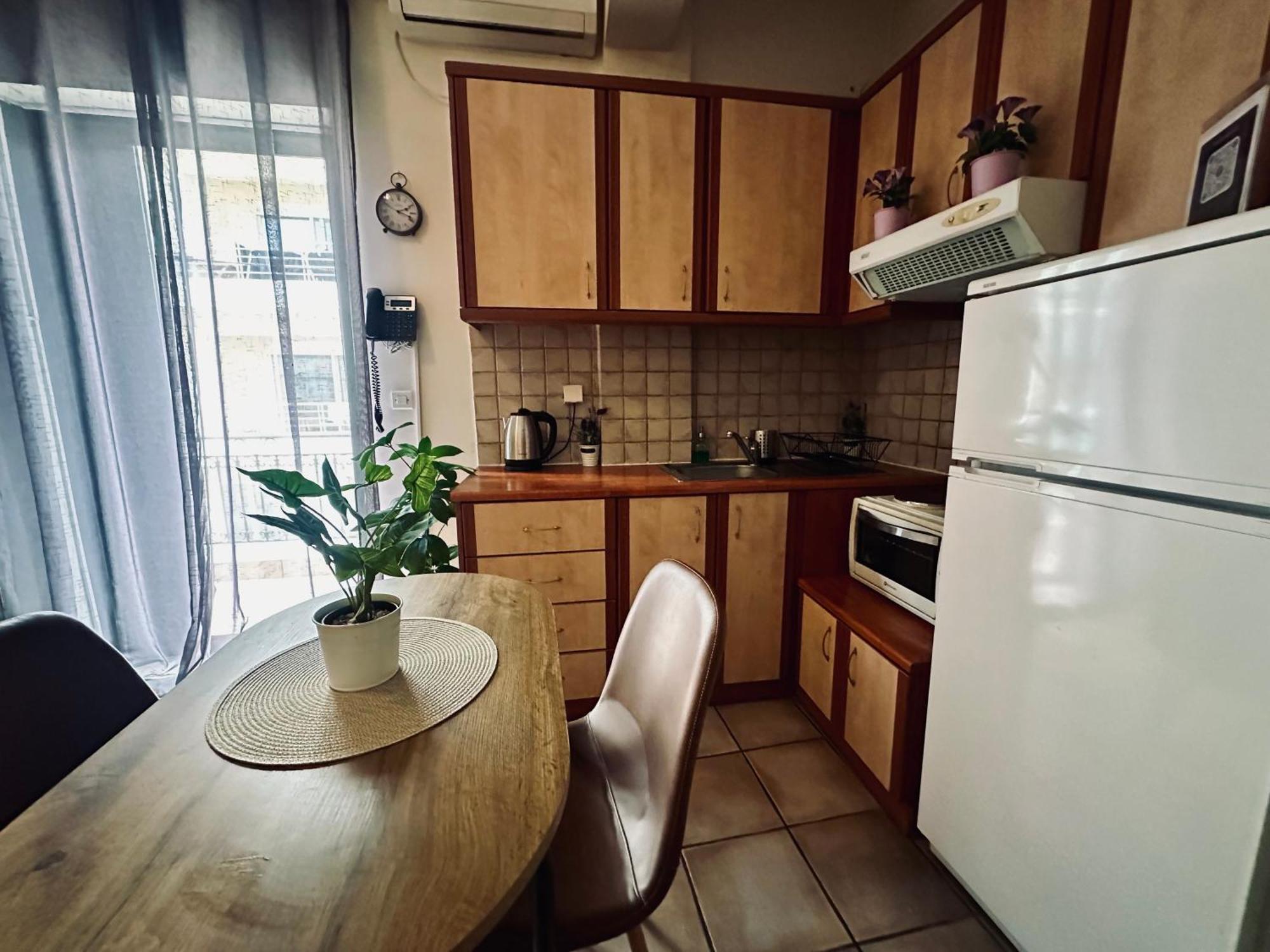 Cozy Apartments Mc Queen Athena Bagian luar foto
